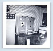 Old Vintage Square Photo DESK HAM RADIO NAVY TRANSMITTER TRANSCEIVER RECEIVER