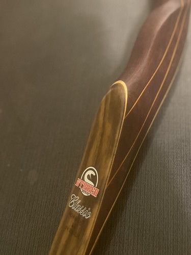 Striker classic longbow - longbow, right