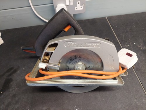 Circular saw black - saw, decker