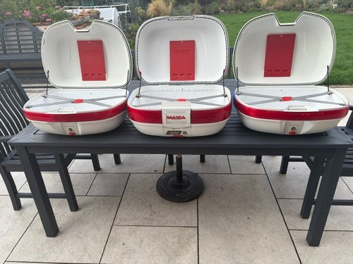 Complete white givi - complete, monokey
