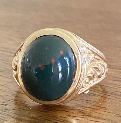 Gents 9ct gold bloodstone - &,