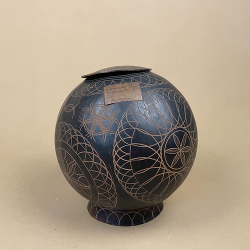 Gourd pot carved - carved, lid