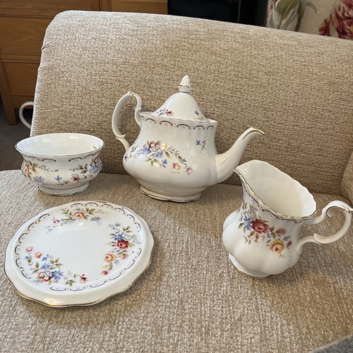 Royal albert jubilee rose tea - albert,