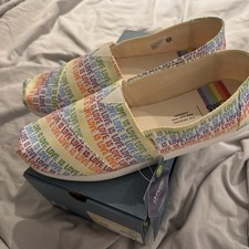 Men’s toms shoes