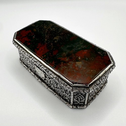 Antique indian table snuff - table, box