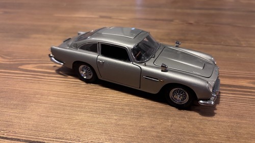 Danbury mint james - mint, 007