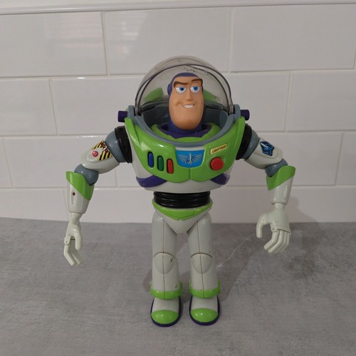 Buzz lightyear action figure - lightyear,