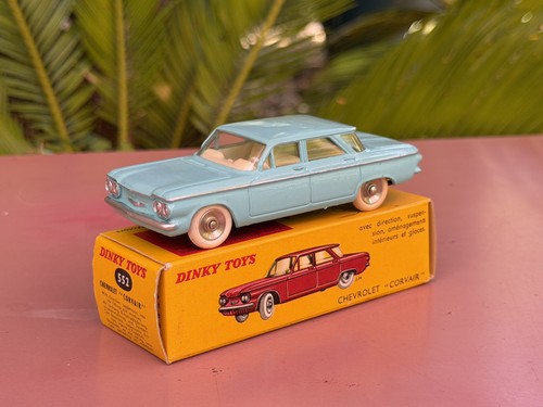 Dinky toys chevrolet corvair - dinky,