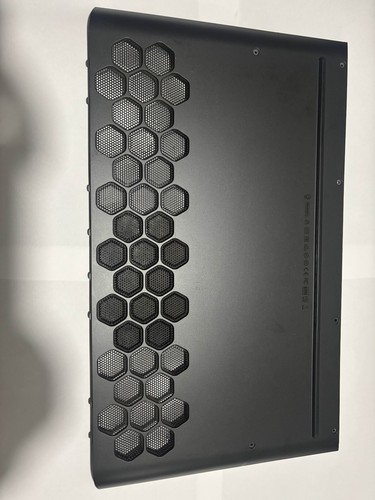 Alienware area 51m - r1, bottom