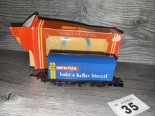 Hornby R137 McVities Biscuits Closed Van blue boxed OO