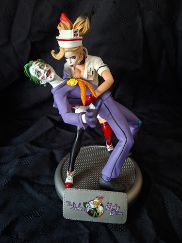 2015 bombshells statue - dc,