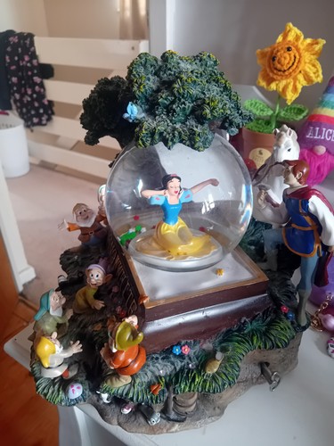 Snowglobe disney snowwhite - disney,