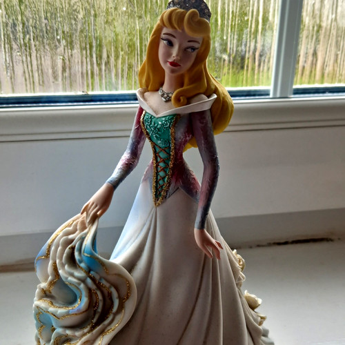 Enesco disney showcase couture - enesco,