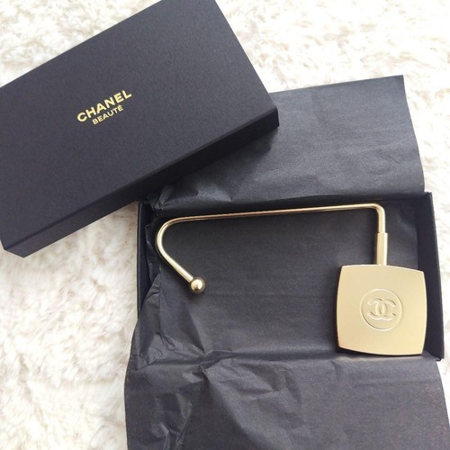 Chanel bag hanger metallic - chanel,