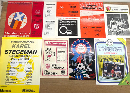 Football programmes - -,