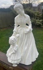 ROYAL WORCESTER Figurine - "