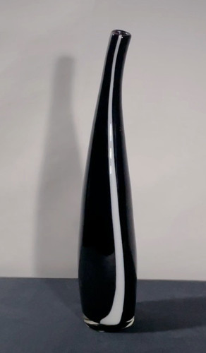 Black art glass vase - black,