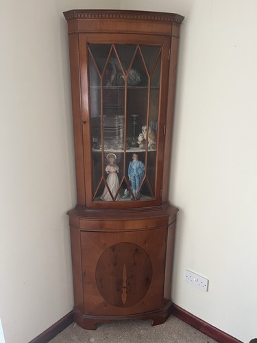 Corner display cabinet - corner,
