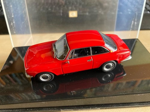 Autoart alfa romeo gtv 1750 - autoart,