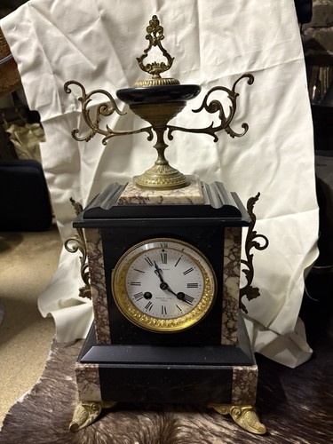 Mantel clock with classic - clock,