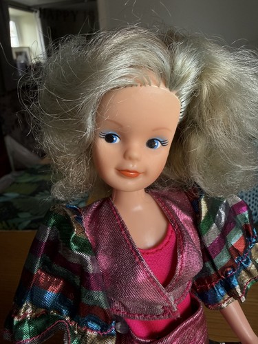 Sindy doll colour magic 1986 - sindy,