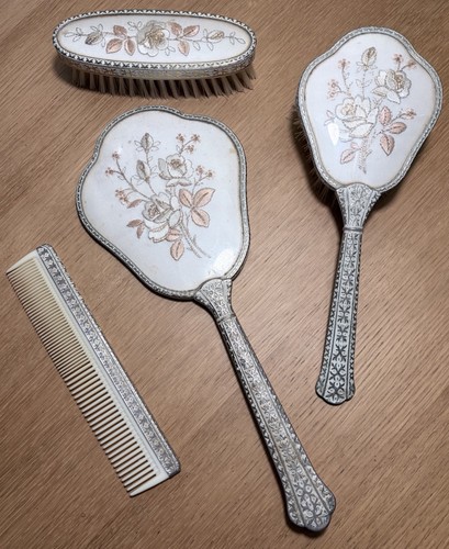 Vintage 4piece petit - petit, point