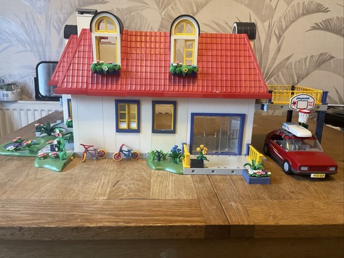 Playmobil large suburban - playmobil,