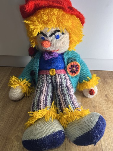 Hand knitted inch - hand,