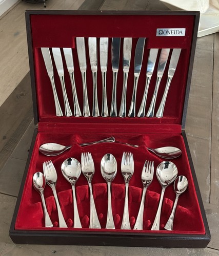 Silver plate 44pc oneida 8 - plate,