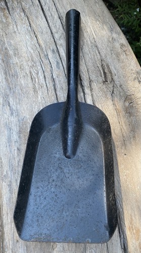 Black metal sparko ash shovel - metal,