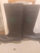 Safe Master Size 8 Wellington
