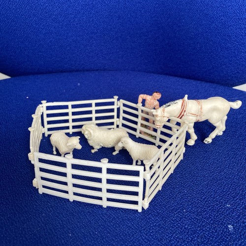 Lot vintage plastic farm - lot,