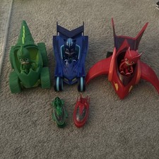 PJ Masks vehicles plus figures