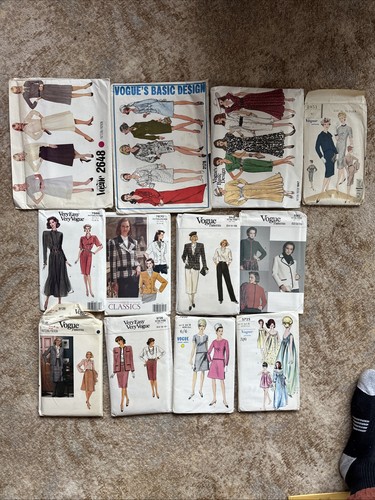 Bundle uncut vintage vogue - -,