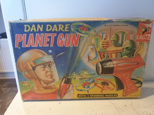 Dan dare planet gun l - dan,