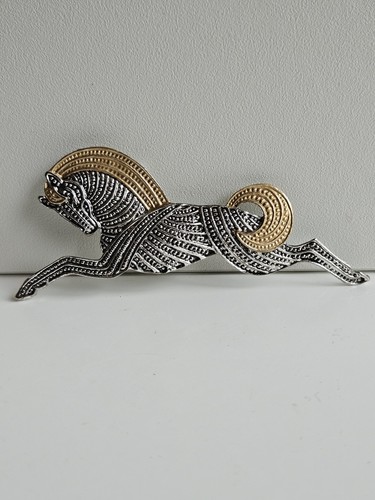 Vintage silver tone galloping - silver,