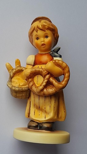 Hummel goebel pretzel girl - goebel,
