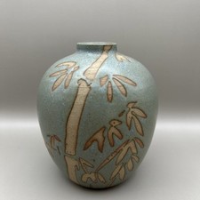 Duncan Woods Pottery Leeds Bamboo Resist Vase. Studio Pottery 11cm High