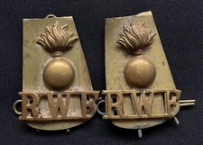 WW1 Royal Welsh Fusiliers One Piece Metal Shoulder Titles Original Badges