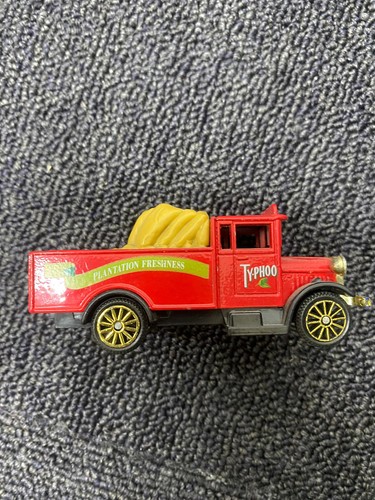 Corgi morris truck collectable - corgi,