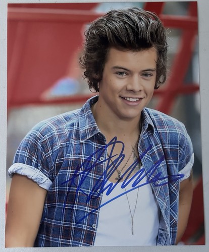 Harry styles signed photo - harry,