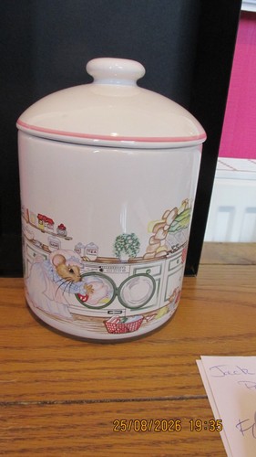 House mouse wade for boots - house,
