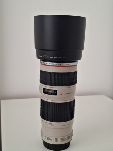 Canon 200mm l is - f/4,