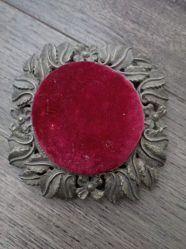 Antiqued silver tone color - silver,