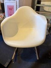 Eames RAR Rocking Chair RE by