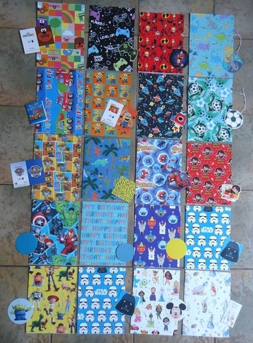 Wrapping paper tag - &,