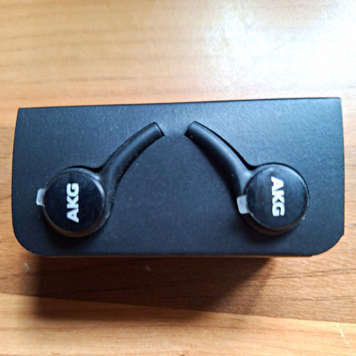 Akg ig955 wired ear - eo-ig955, in-ear