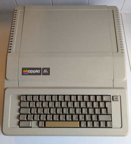 Apple iie with expansion - iie,