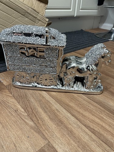 Horse carriage crushed diamond - horse,