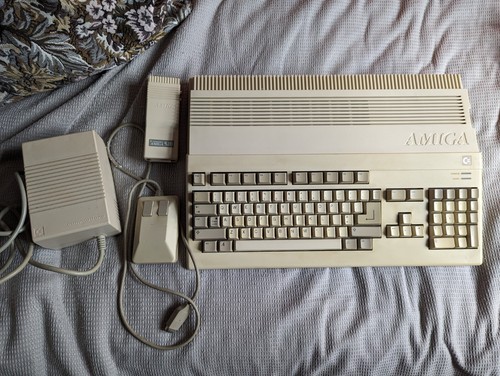 Amiga a500 with - software,